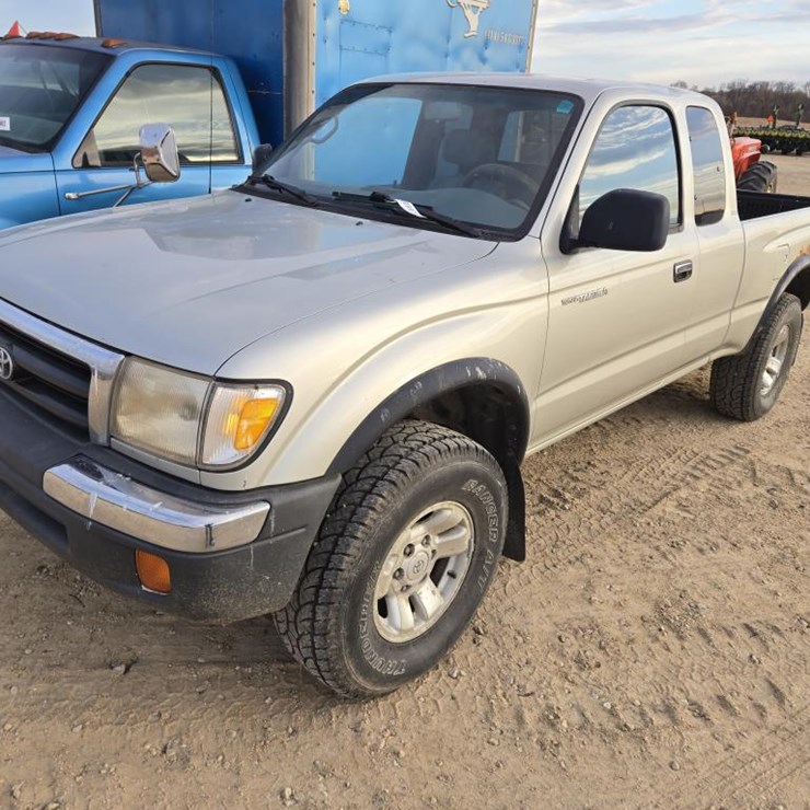 2000 TOYOTA TACOMA