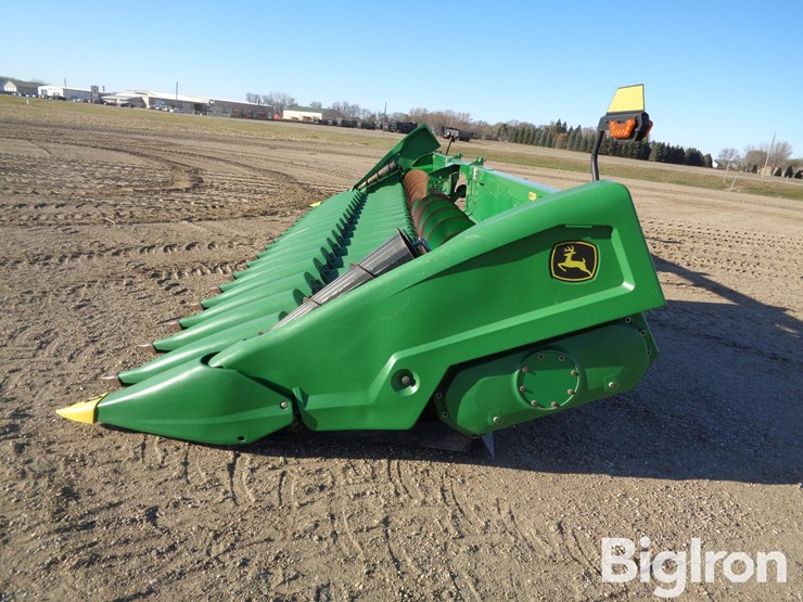 2021-john-deere-c18r-image-8