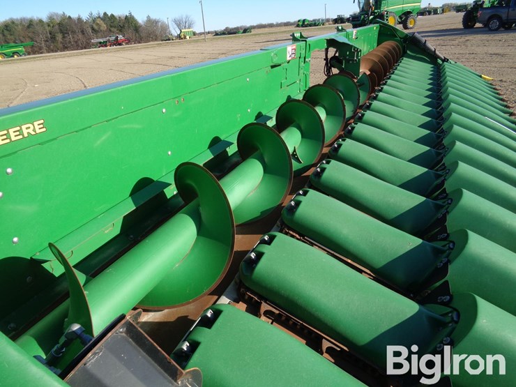 2021-john-deere-c18r-image-19