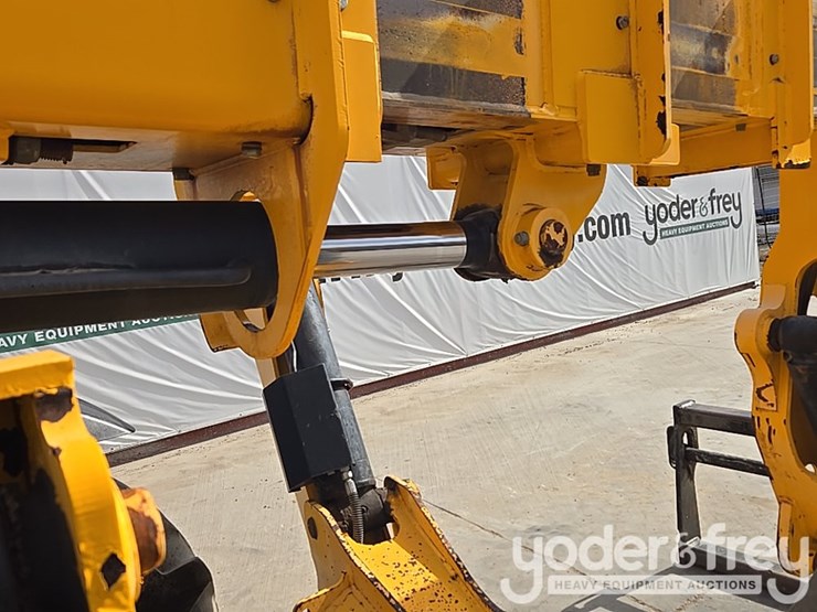 2017-jcb-510-56-image-78