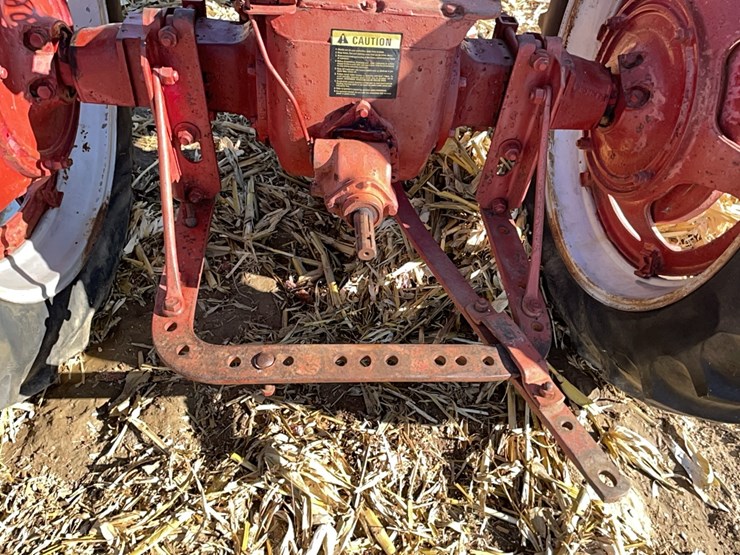 ih-farmall-h-tractor-image-16