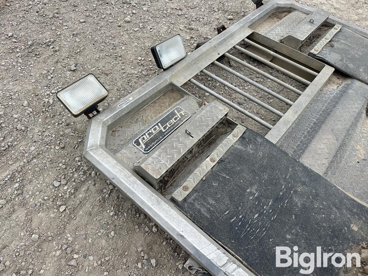 pro-tech-aluminum-headache/storage-rack-image-11