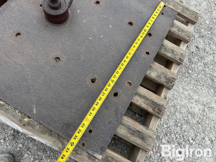 pickup-gooseneck-trailer-hitch-insert-image-14