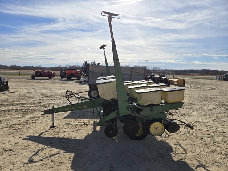 john-deere-7000-image-9