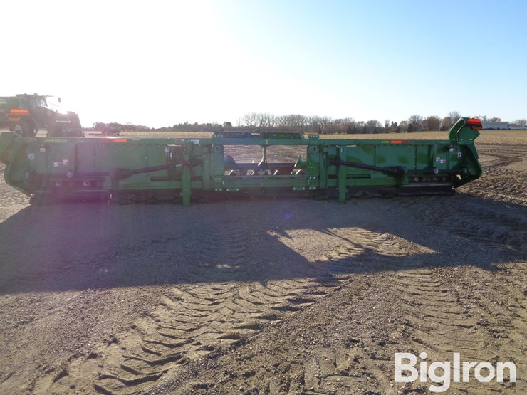 2021-john-deere-c18r-image-6