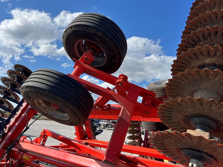 #206689-•-kuhn-8005-excellerator-image-9