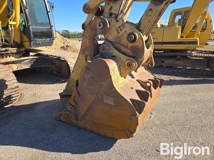 2005-caterpillar-330c-image-11