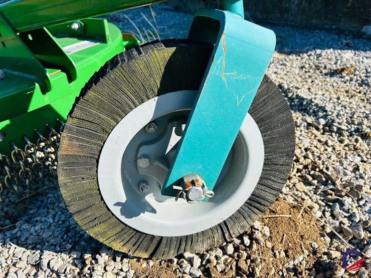 2016-john-deere-1025r-image-135