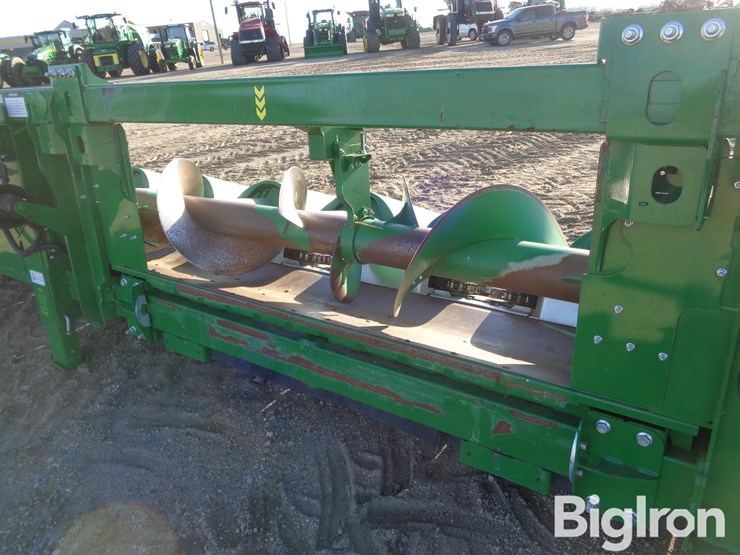 2023-john-deere-c12r-image-15