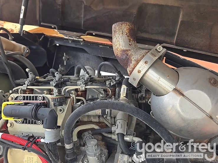 2015-jlg-600aj-image-95