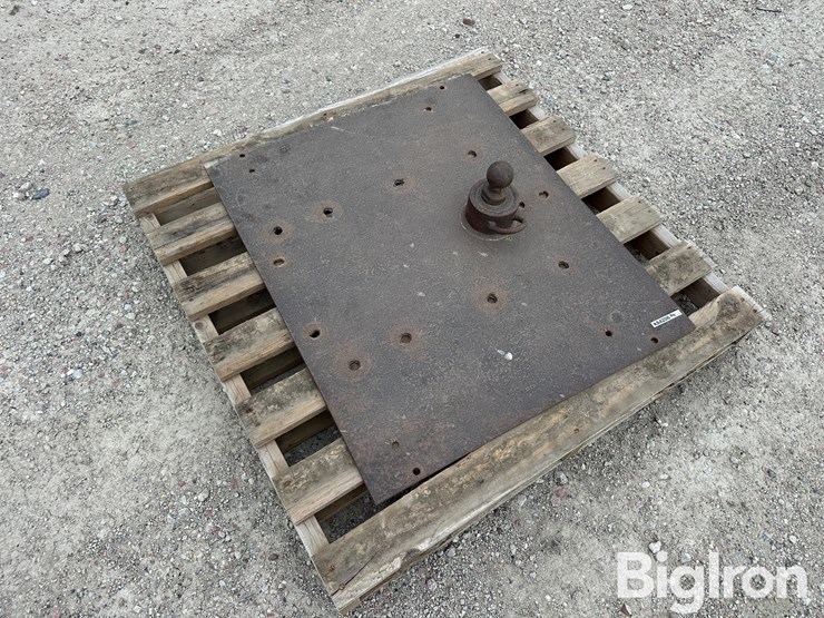 pickup-gooseneck-trailer-hitch-insert-image-3