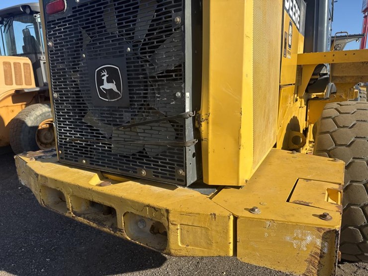 2016-deere-624k-image-34