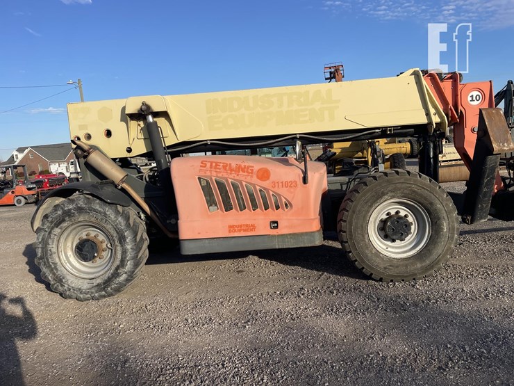 2011-jlg-g10-55a-image-1