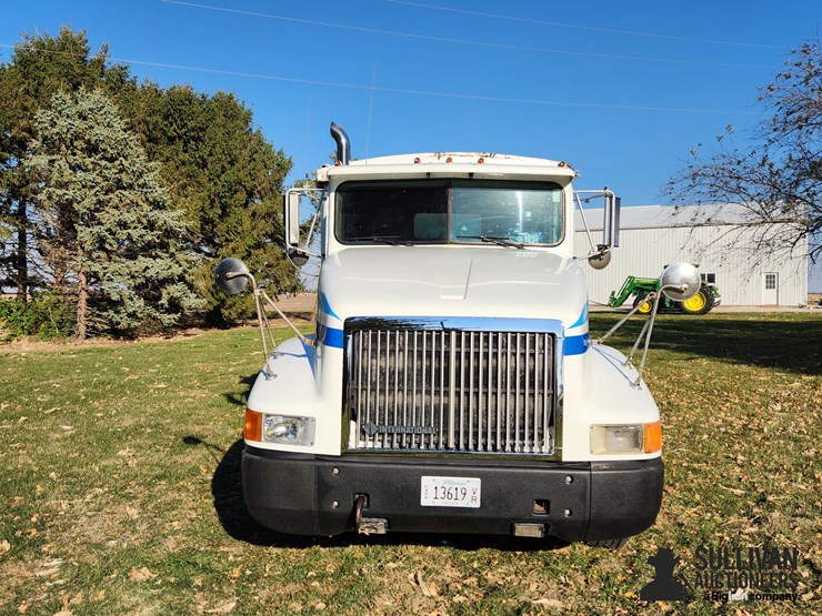 1994-international-9400-eagle-image-2