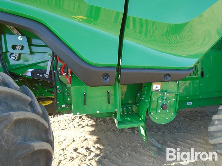 2022-john-deere-x9-1000-image-18