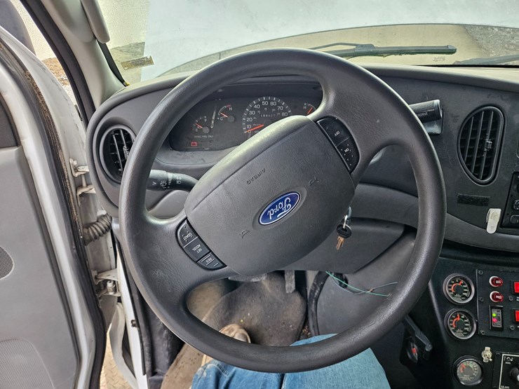 #22778-•-2003-ford-econoline-van-ambulance-image-47