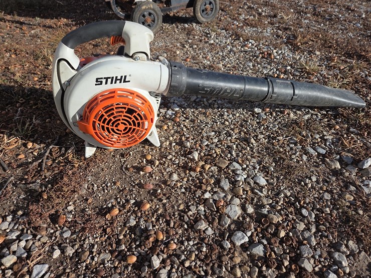 stihl-bg-86-leaf-blower-image-5