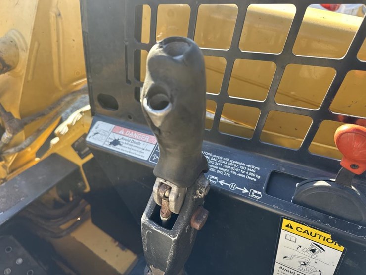 john-deere-240-image-28