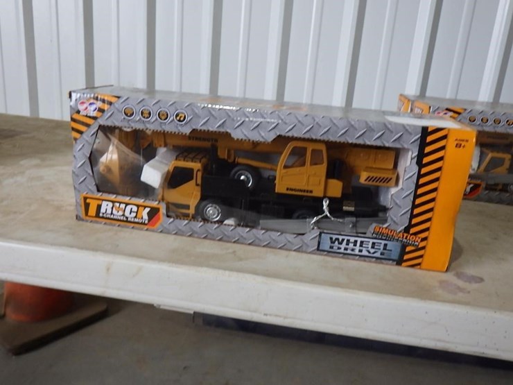 remote-control-crane-toy-image-1