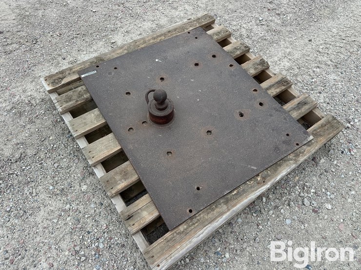 pickup-gooseneck-trailer-hitch-insert-image-7