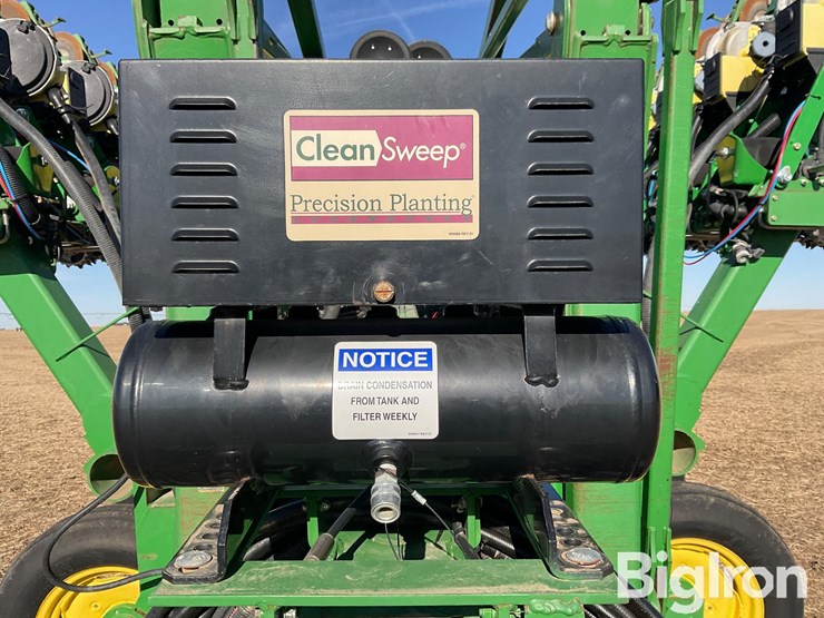 2010-john-deere-1790-image-14