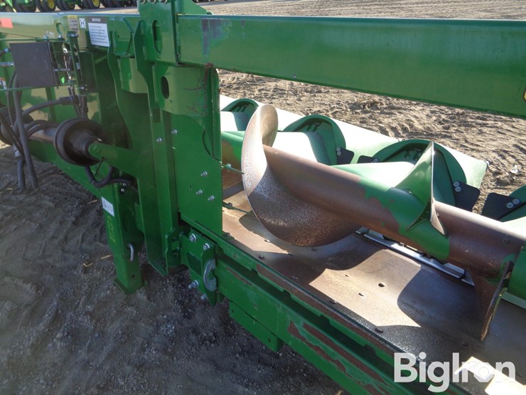 2023-john-deere-c12r-image-14