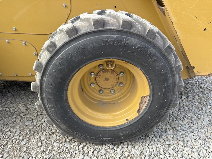 2016-caterpillar-262d-image-41