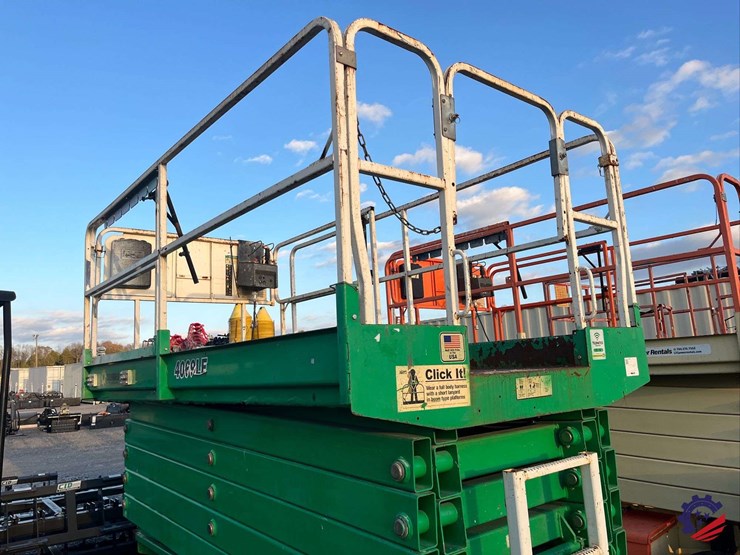 2015-jlg-4069le-image-35