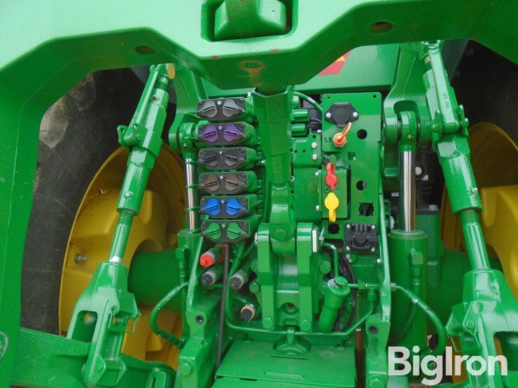 2023-john-deere-8r-370-image-13