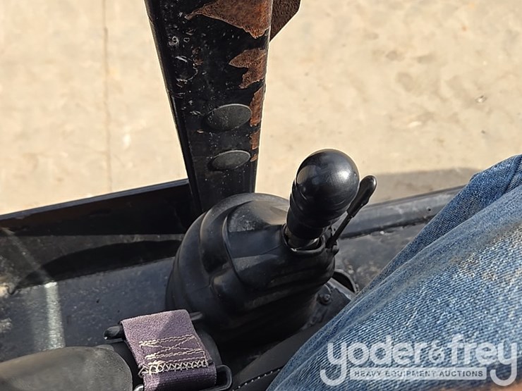 2017-jcb-510-56-image-131