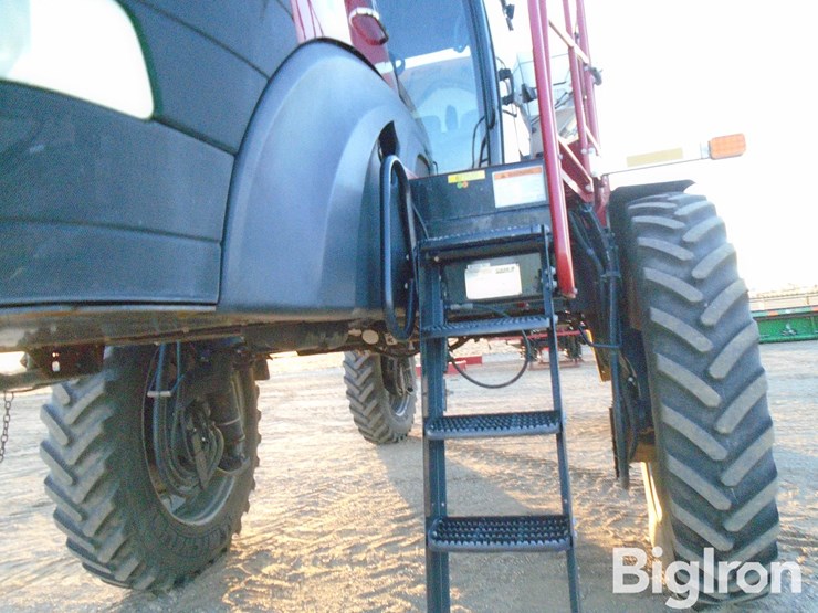 2018-case-ih-trident-5550-image-19