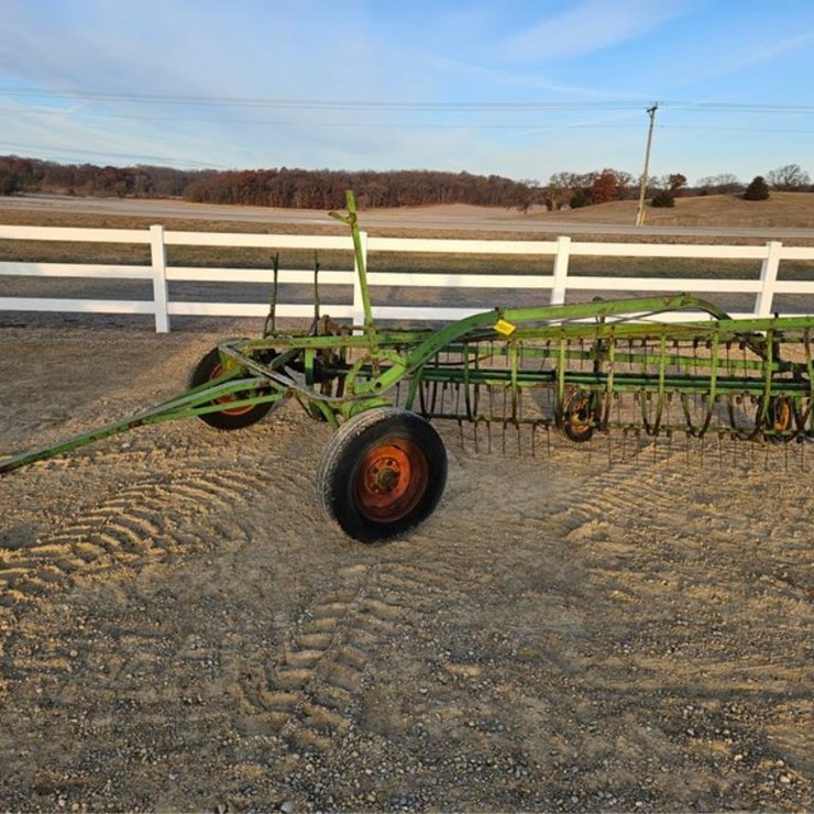 #3421 • John Deere Pull Hay Rake, Ground Drive