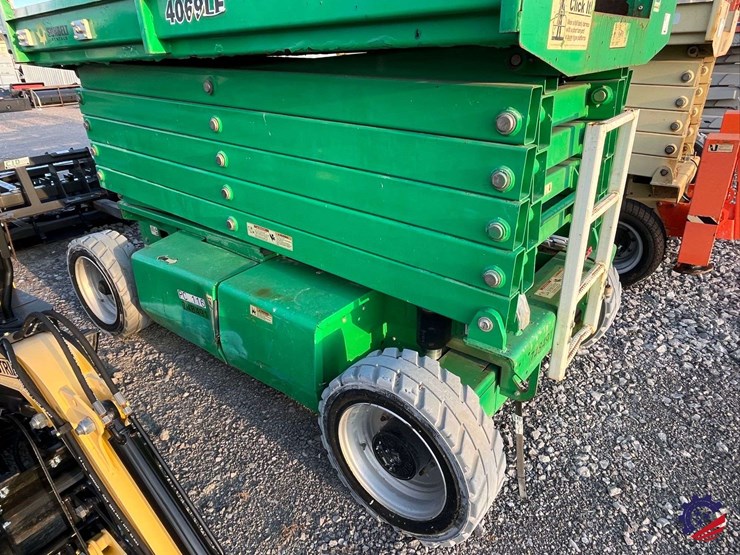 2015-jlg-4069le-image-8