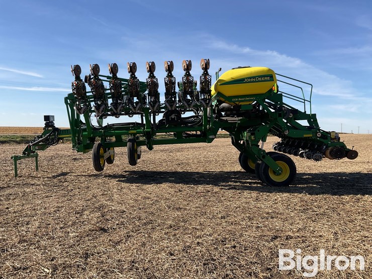 2010-john-deere-1790-image-8