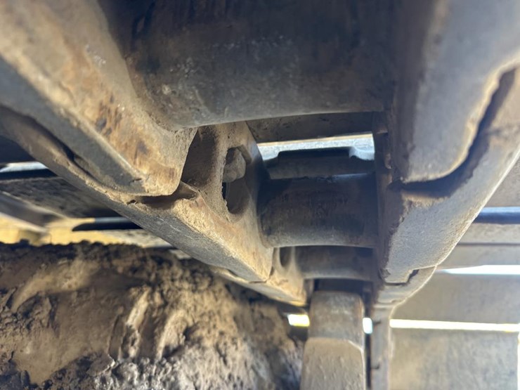 caterpillar-235-image-54