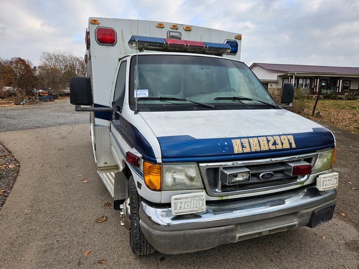 #22778-•-2003-ford-econoline-van-ambulance-image-22