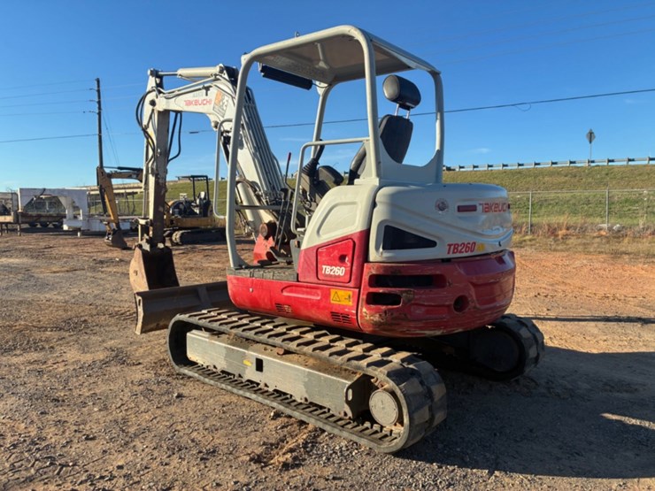 2021-takeuchi-tb260-image-4