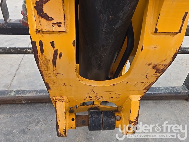 2017-jcb-510-56-image-45