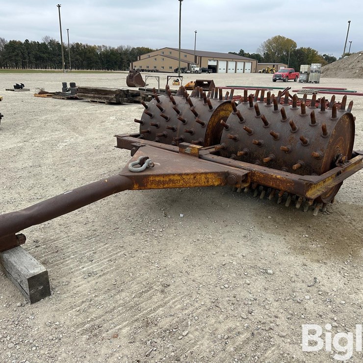 Pull-Type Double Drum Sheepsfoot Compactor