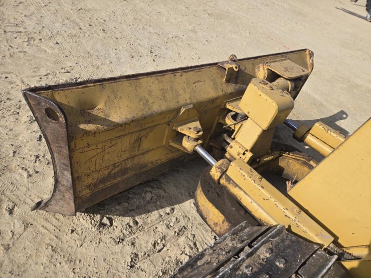 1996-caterpillar-d3c-image-3