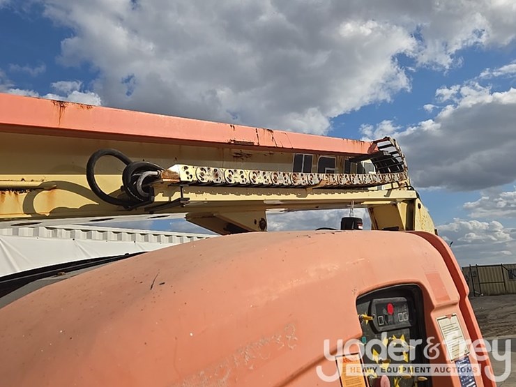 2015-jlg-600aj-image-70