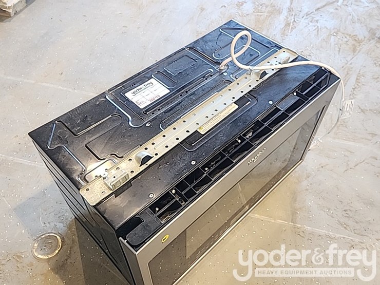 under-cabinet-microwave-image-4