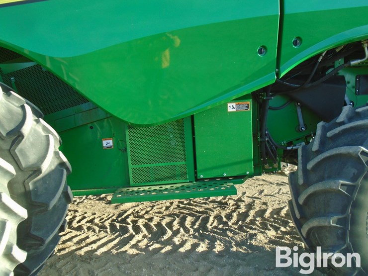 2020-john-deere-s780-image-15