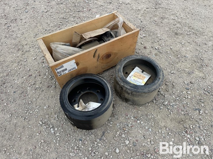 john-deere-9000t-mid-roller-assembly-spindle-&-wheels-image-1