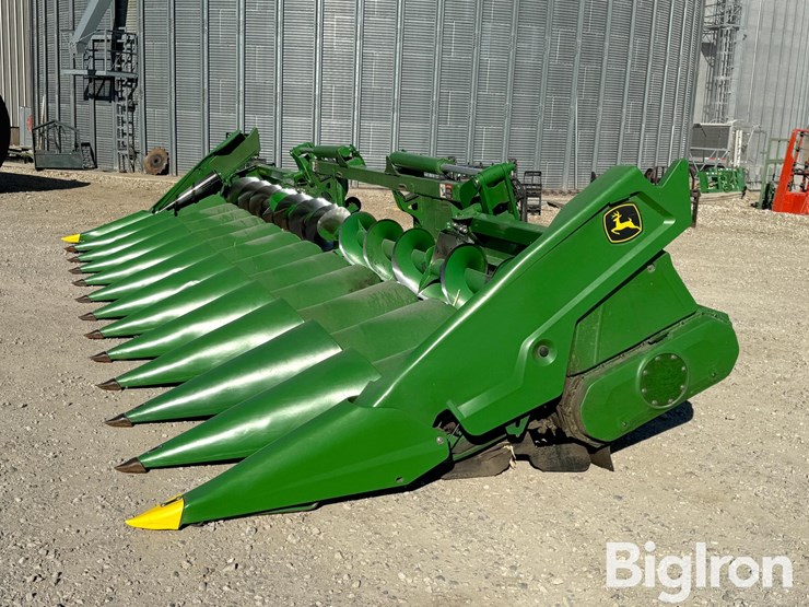 2024-john-deere-c12f-image-6