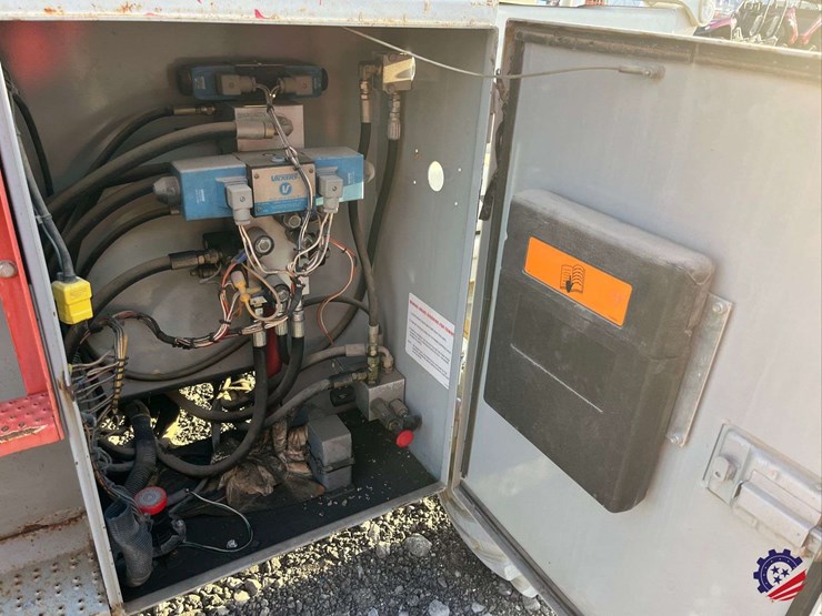 1999-skyjack-sj8841-/-41’-scissor-lift-image-33