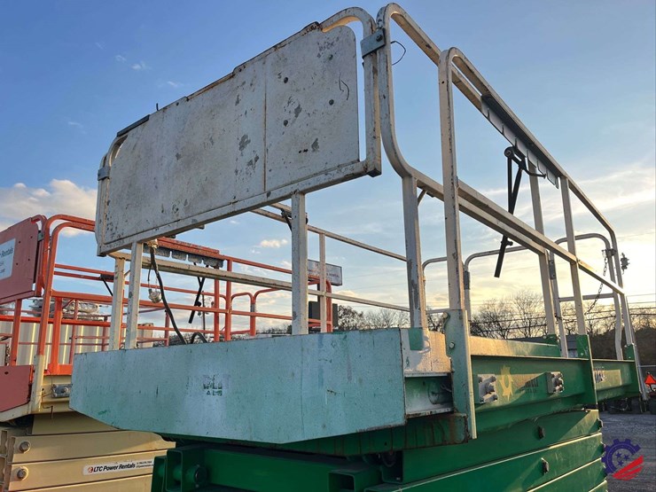 2015-jlg-4069le-image-25