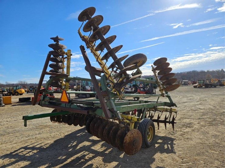 john-deere-230-image-5