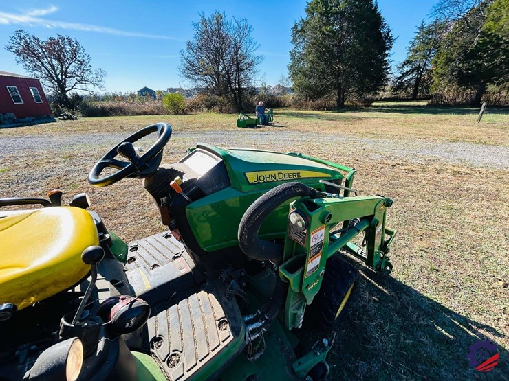 2016-john-deere-1025r-image-40