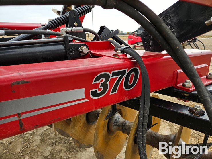 case-ih-370-image-10